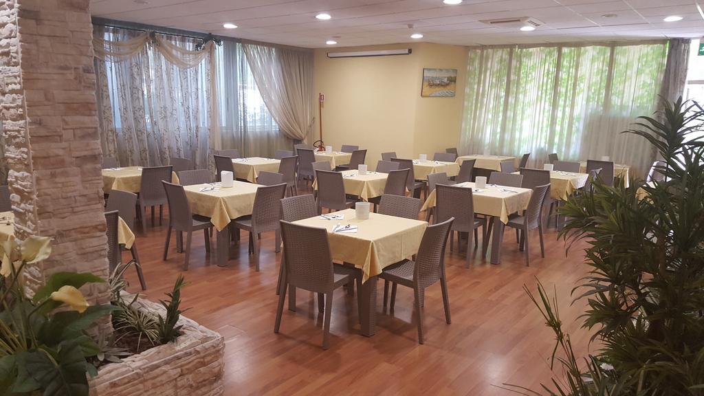 Hotel Corallo Francavilla Al Mare Exterior photo